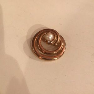 Pearl pin